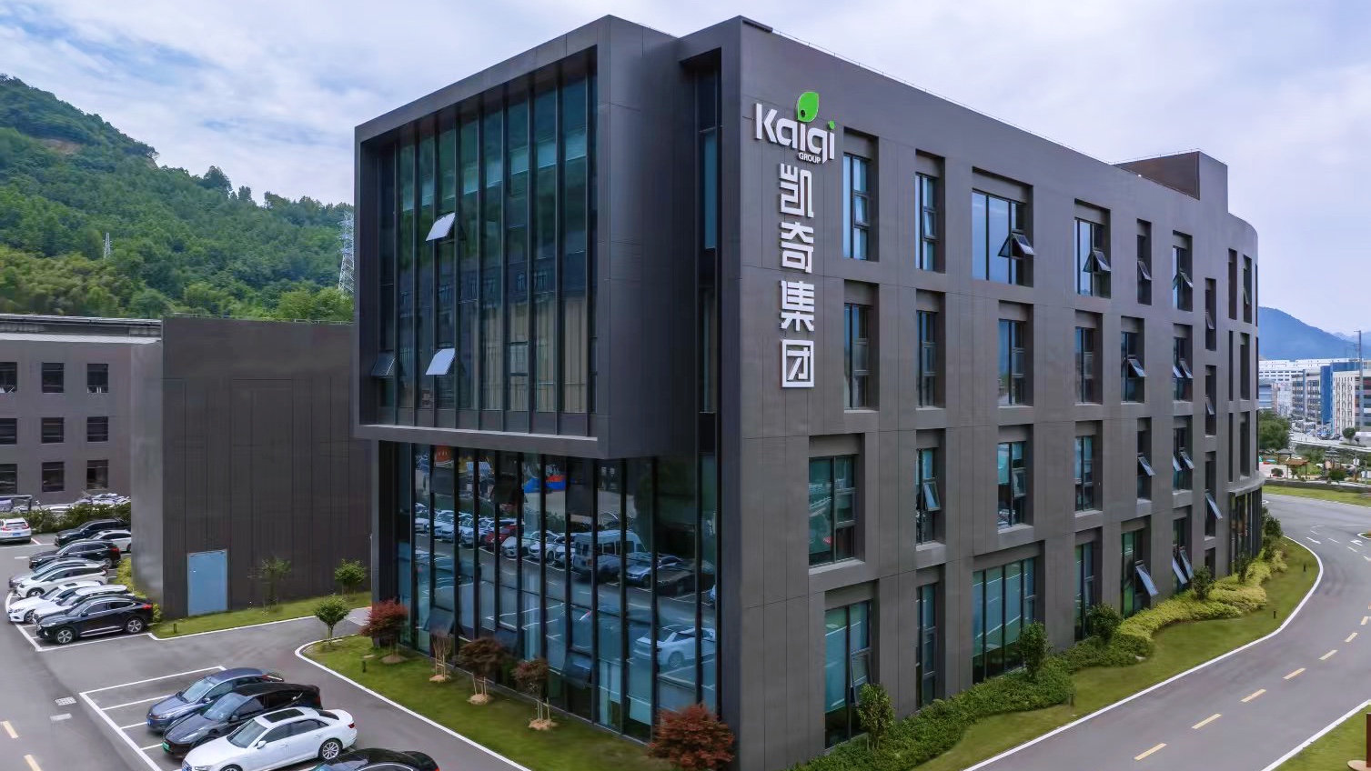 開工大吉,福滿新春 | 凱奇集團攜手全體員工共迎2025年新征程! 開工大吉,福滿新春 | 凱奇集團攜手全體員工共迎2025年新征程!